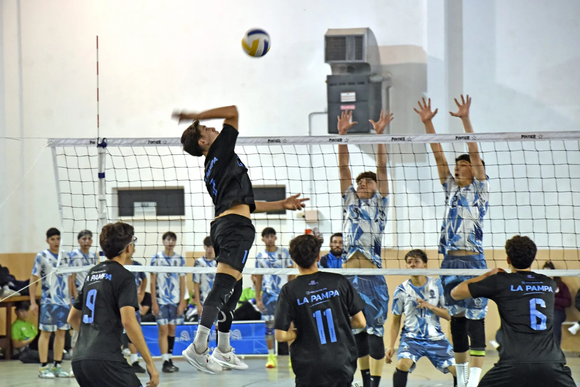 Juegos Patagónicos: La Pampa va por el oro en básquet y voley masculino