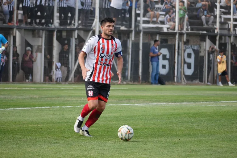 Federal A: Costa Brava no pudo en su visita a Deportivo Rincón y cayó por 2 a 1