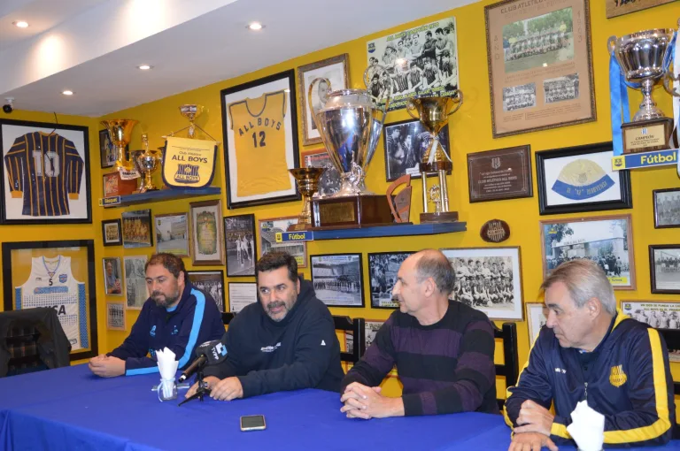 Inclusión en el agua: lanzan un plan provincial de natación para personas con discapacidad