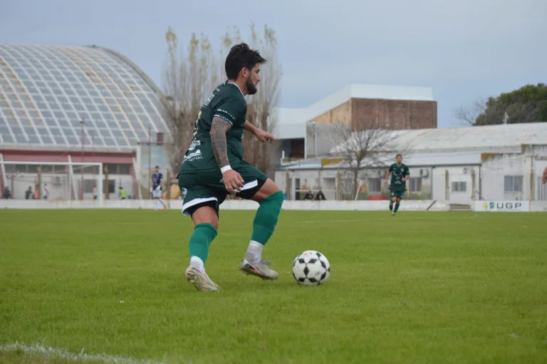 Domingo de fútbol en la Liga Pampeana: cronograma completo y árbitros para la Primera «A» y la Primera «B»