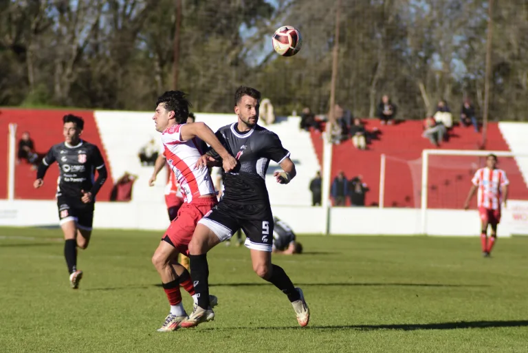 Torneo Federal A: Costa Brava sumó un valioso empate en tierras mendocinas