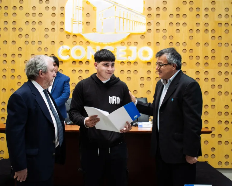 Concejo de General Pico: distinguieron al joven que rescató a un niño de un incendio